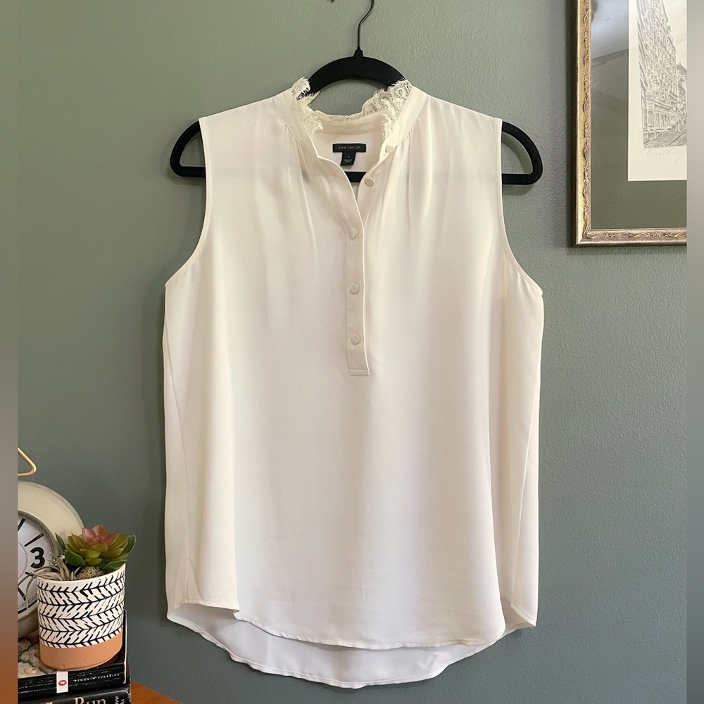 Ann Taylor Sleeveless Blouse with Lace Collar